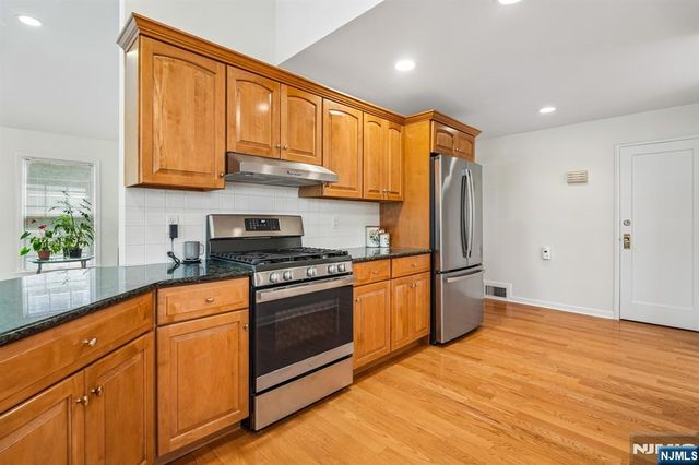 321 Kenilworth Road, Ridgewood, NJ 07450