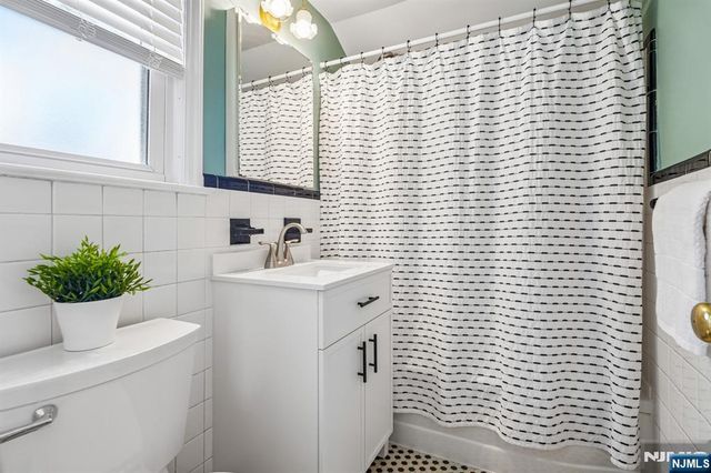 321 Kenilworth Road, Ridgewood, NJ 07450