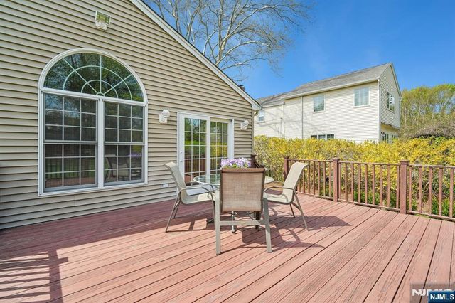 321 Kenilworth Road, Ridgewood, NJ 07450