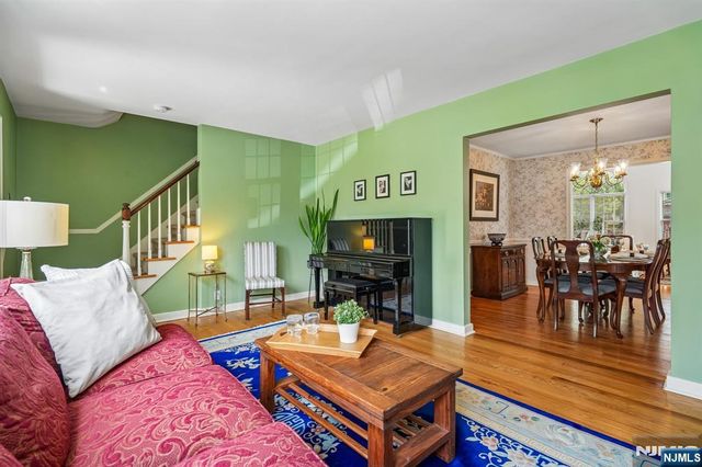 321 Kenilworth Road, Ridgewood, NJ 07450