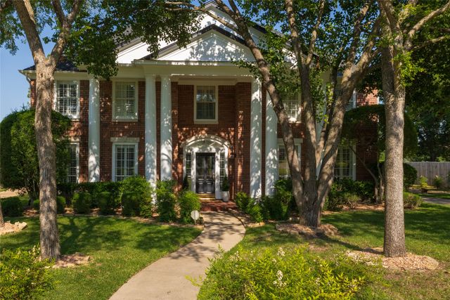 585 Oak Hill Drive, Southlake, TX 76092