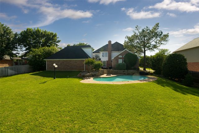 585 Oak Hill Drive, Southlake, TX 76092