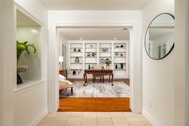 585 Oak Hill Drive, Southlake, TX 76092