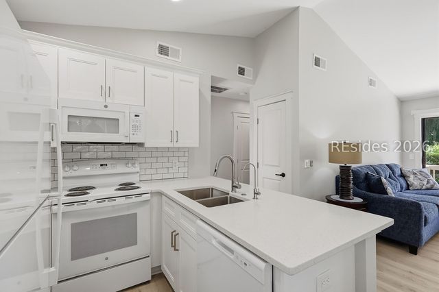 5 Gum Tree Rd Apt H17, Hilton Head Island, SC 29926