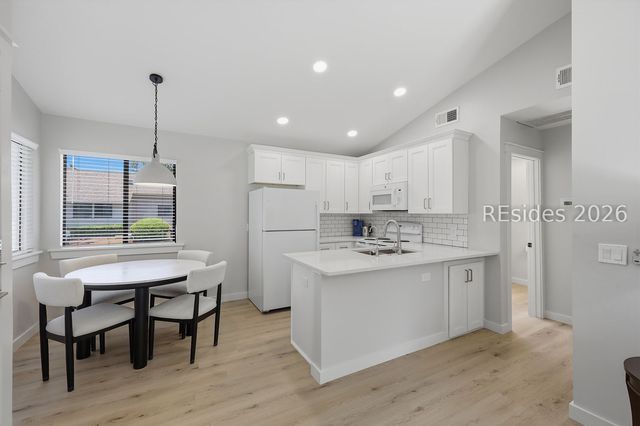5 Gum Tree Rd Apt H17, Hilton Head Island, SC 29926