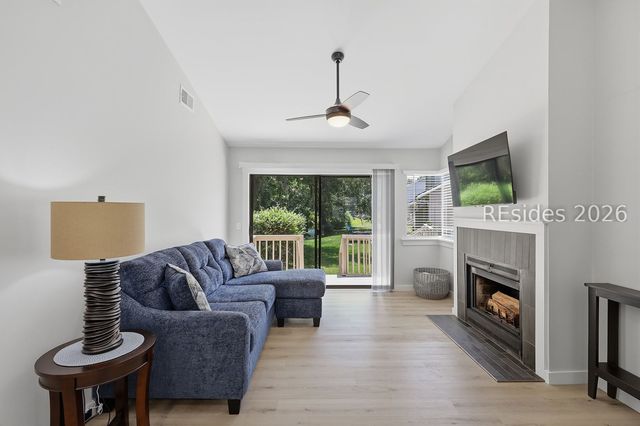 5 Gum Tree Rd Apt H17, Hilton Head Island, SC 29926