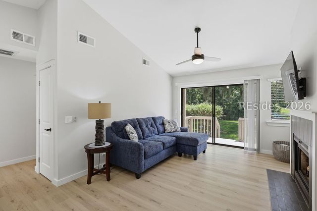 5 Gum Tree Rd Apt H17, Hilton Head Island, SC 29926