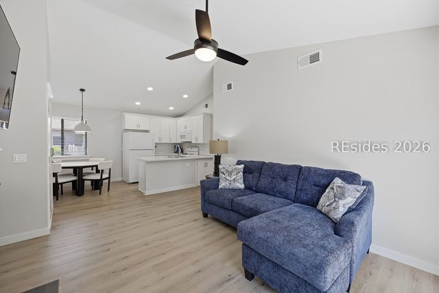 5 Gum Tree Rd Apt H17, Hilton Head Island, SC 29926