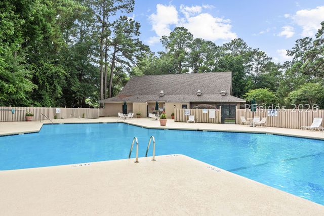 5 Gum Tree Rd Apt H17, Hilton Head Island, SC 29926