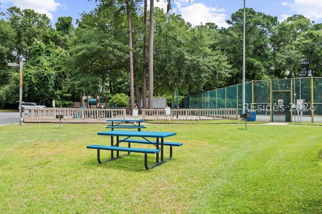 5 Gum Tree Rd Apt H17, Hilton Head Island, SC 29926