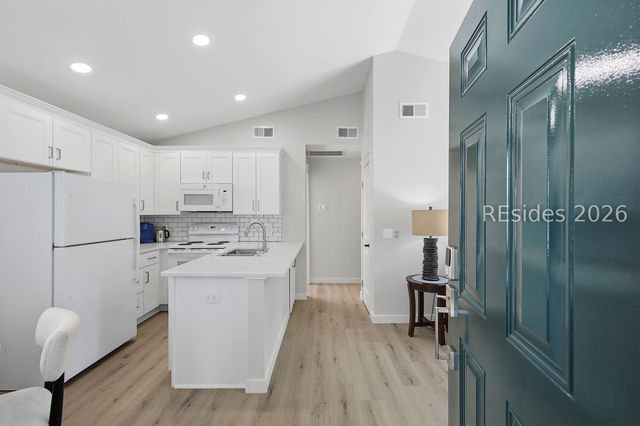 5 Gum Tree Rd Apt H17, Hilton Head Island, SC 29926