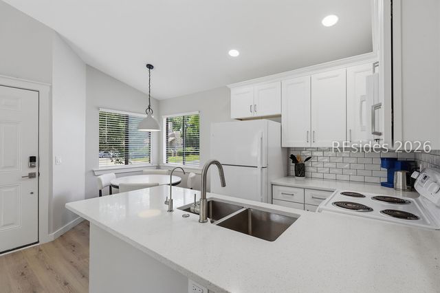 5 Gum Tree Rd Apt H17, Hilton Head Island, SC 29926