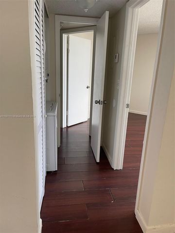 212 Lake Pointe Drive 313, Oakland Park, FL 33309