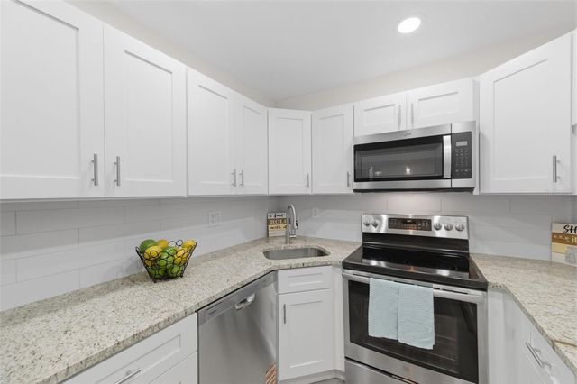 1135 PINE RIDGE CIRCLE W A2, Tarpon Springs, FL 34688