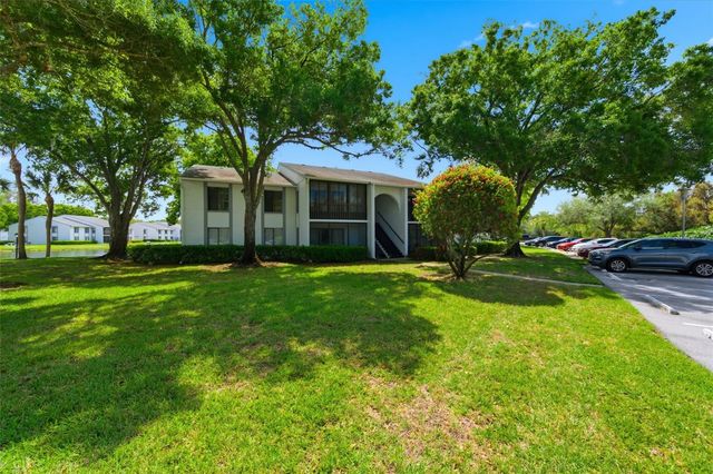 1135 PINE RIDGE CIRCLE W A2, Tarpon Springs, FL 34688