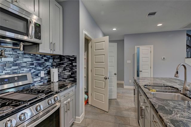 8419 Observatory Street, Houston, TX 77088