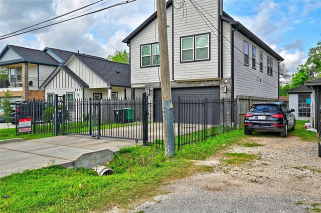 8419 Observatory Street, Houston, TX 77088
