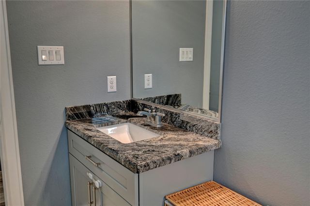 8419 Observatory Street, Houston, TX 77088