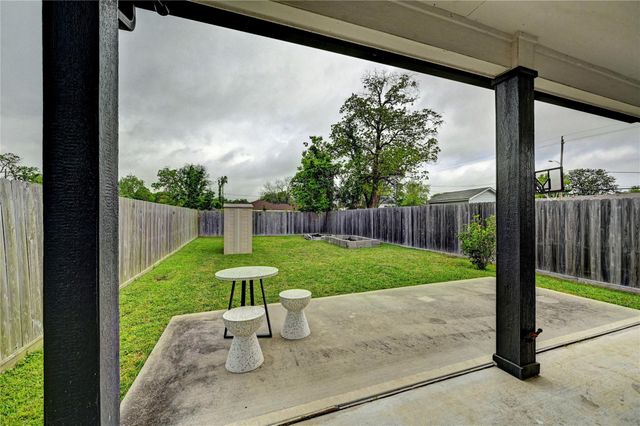 8419 Observatory Street, Houston, TX 77088