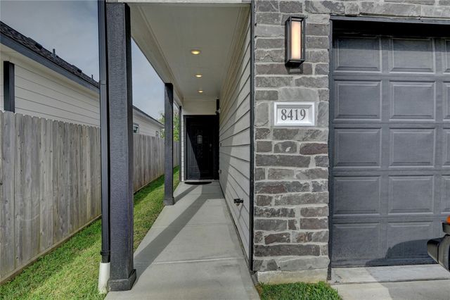 8419 Observatory Street, Houston, TX 77088