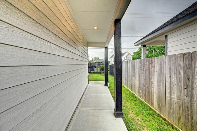 8419 Observatory Street, Houston, TX 77088