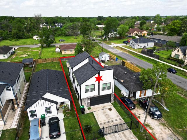 8419 Observatory Street, Houston, TX 77088