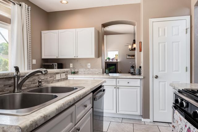 9701 LAYTON Avenue NE A, Albuquerque, NM 87111