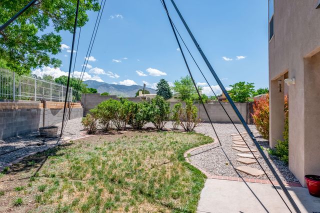 9701 LAYTON Avenue NE A, Albuquerque, NM 87111