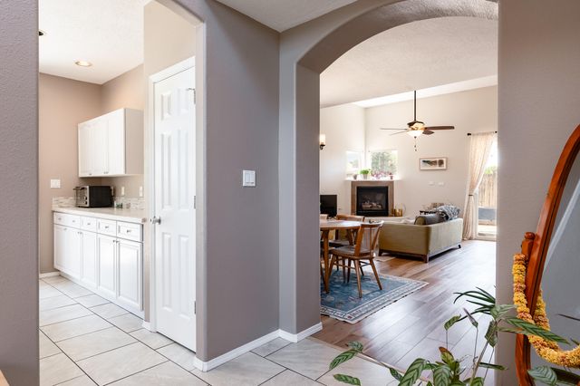 9701 LAYTON Avenue NE A, Albuquerque, NM 87111