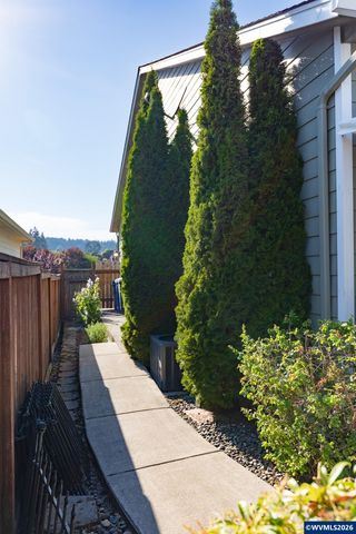 1804 Settlers Spring Dr NW, Salem, OR 97304