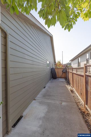 1804 Settlers Spring Dr NW, Salem, OR 97304