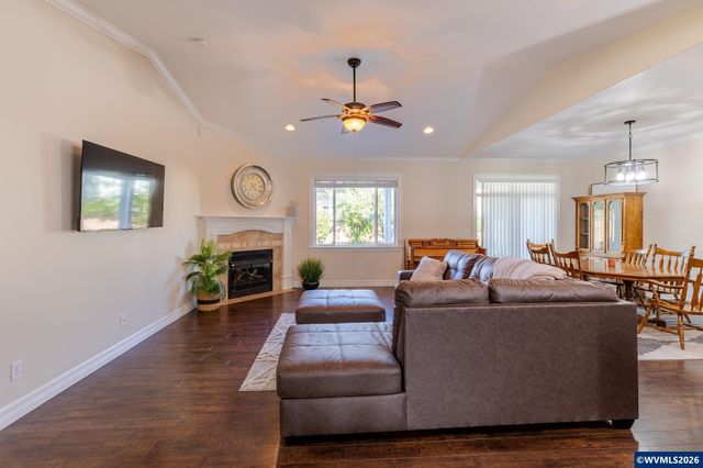 1804 Settlers Spring Dr NW, Salem, OR 97304