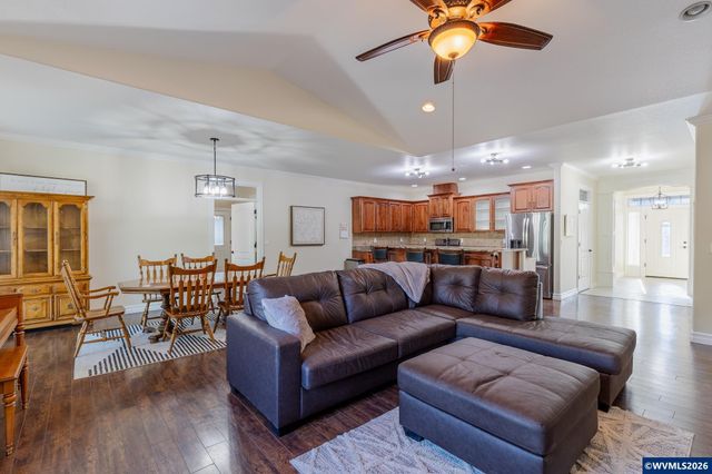 1804 Settlers Spring Dr NW, Salem, OR 97304