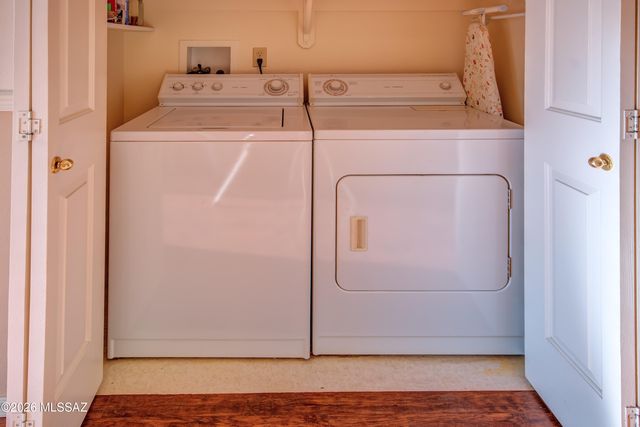 151 N Crescent Bell Drive, Green Valley, AZ 85614