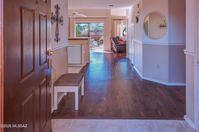 151 N Crescent Bell Drive, Green Valley, AZ 85614