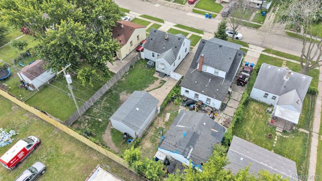 14027 Hobart Avenue, Warren, MI 48089