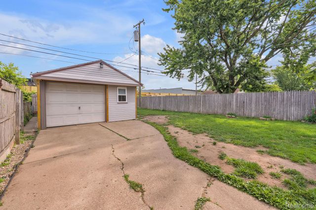 14027 Hobart Avenue, Warren, MI 48089