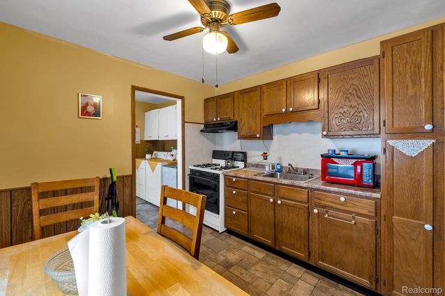 14027 Hobart Avenue, Warren, MI 48089