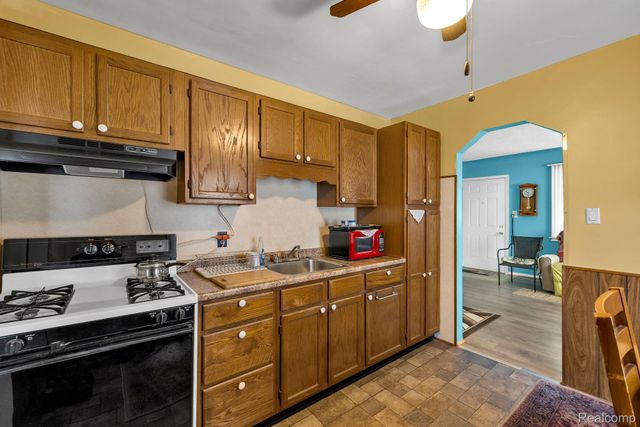 14027 Hobart Avenue, Warren, MI 48089