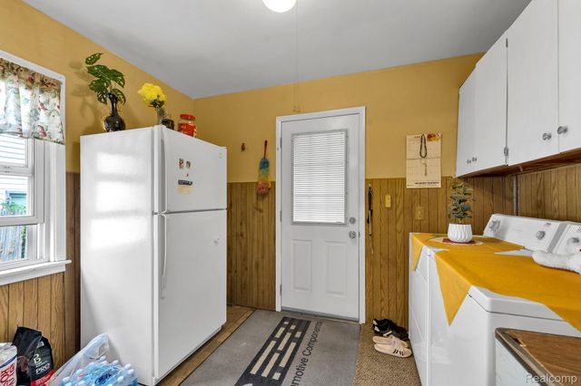 14027 Hobart Avenue, Warren, MI 48089