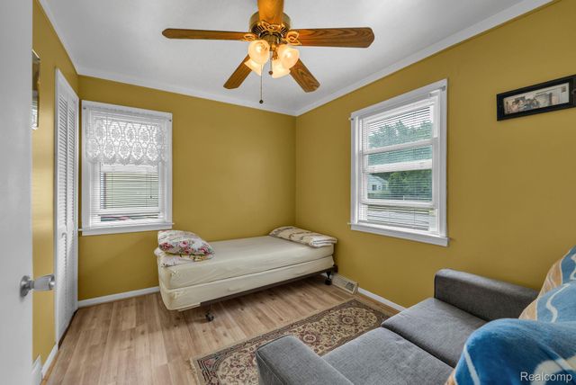 14027 Hobart Avenue, Warren, MI 48089