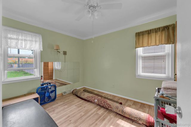 14027 Hobart Avenue, Warren, MI 48089