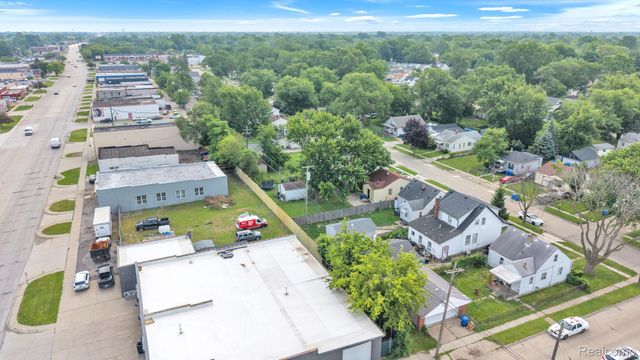 14027 Hobart Avenue, Warren, MI 48089