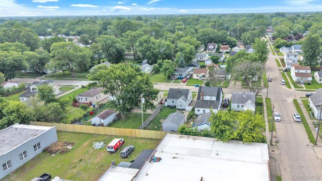 14027 Hobart Avenue, Warren, MI 48089