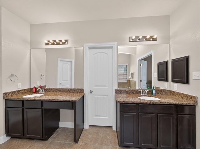 624 Clear Springs HOLW, Buda, TX 78610