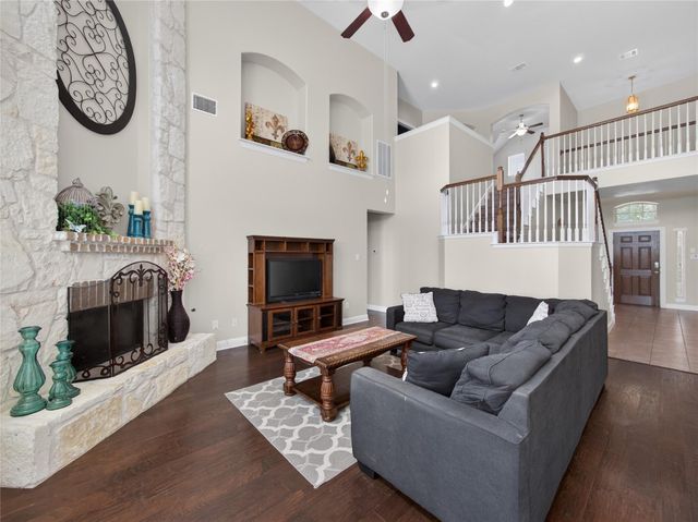 624 Clear Springs HOLW, Buda, TX 78610