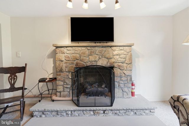 425 SHALLCROSS RD, Southampton, PA 18966