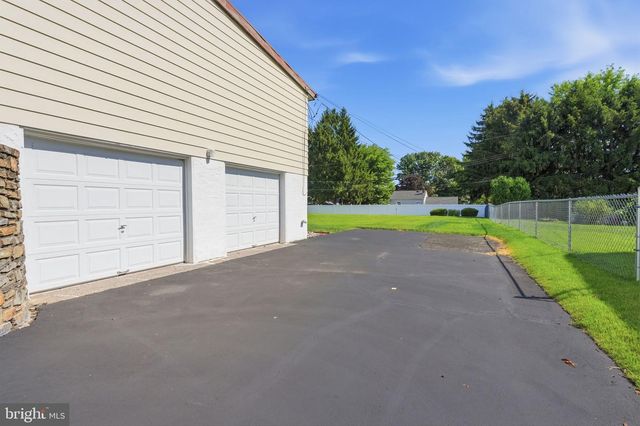 425 SHALLCROSS RD, Southampton, PA 18966