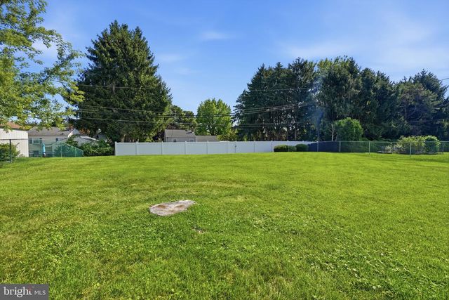 425 SHALLCROSS RD, Southampton, PA 18966