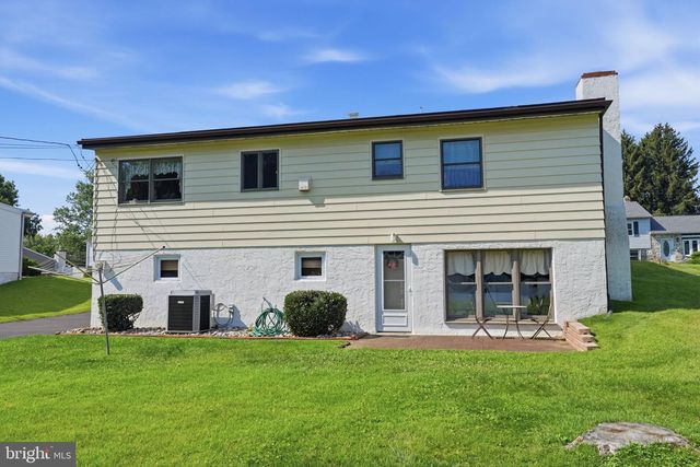 425 SHALLCROSS RD, Southampton, PA 18966